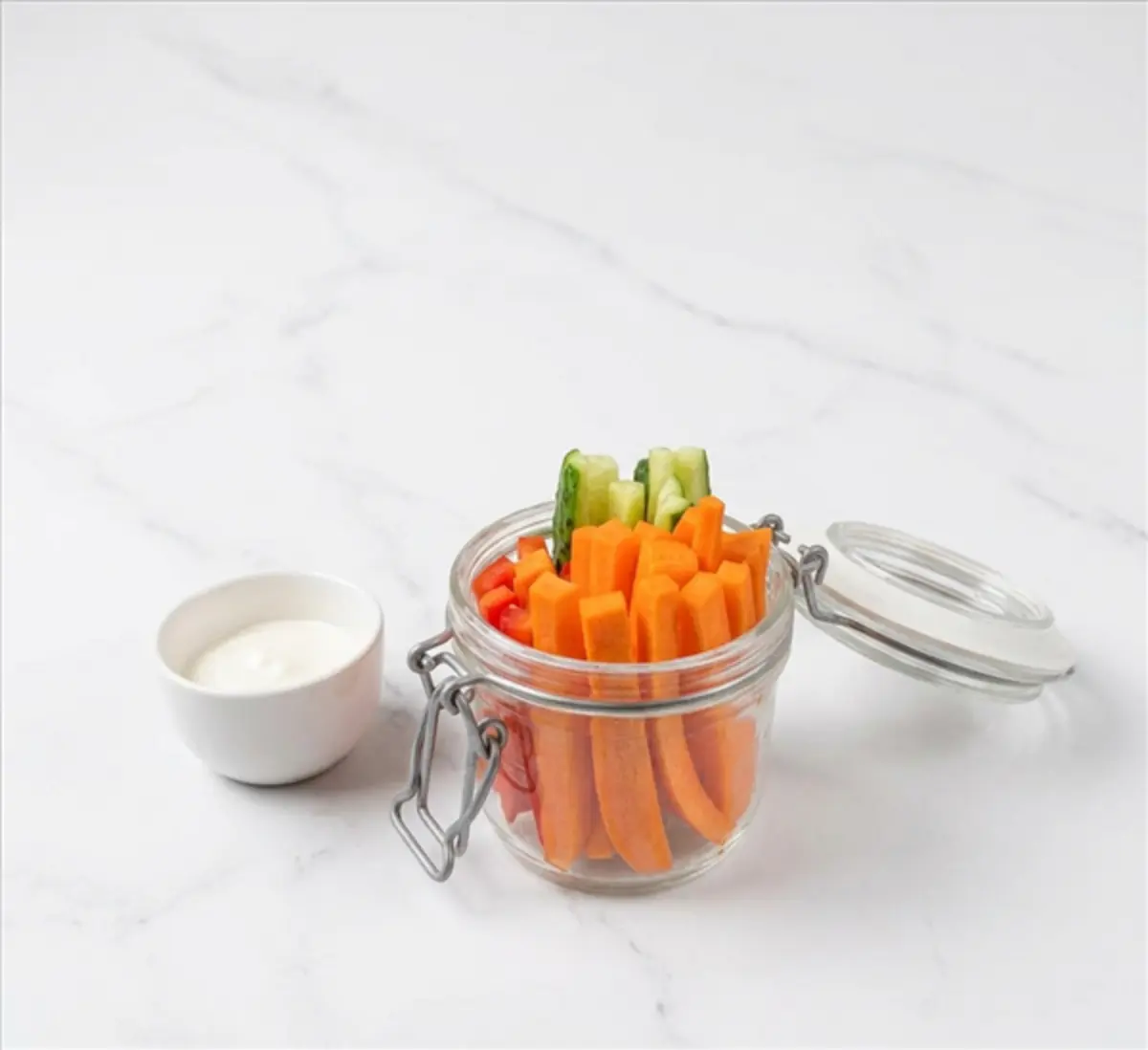 Овощные брусочки с соусом