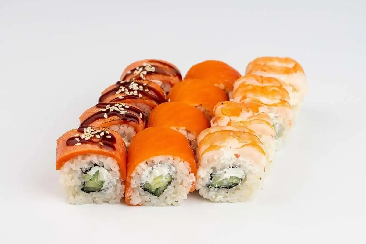 Сборный сет роллов "Филадельфия" (Фила, Абури фила, Фила с креветкой)