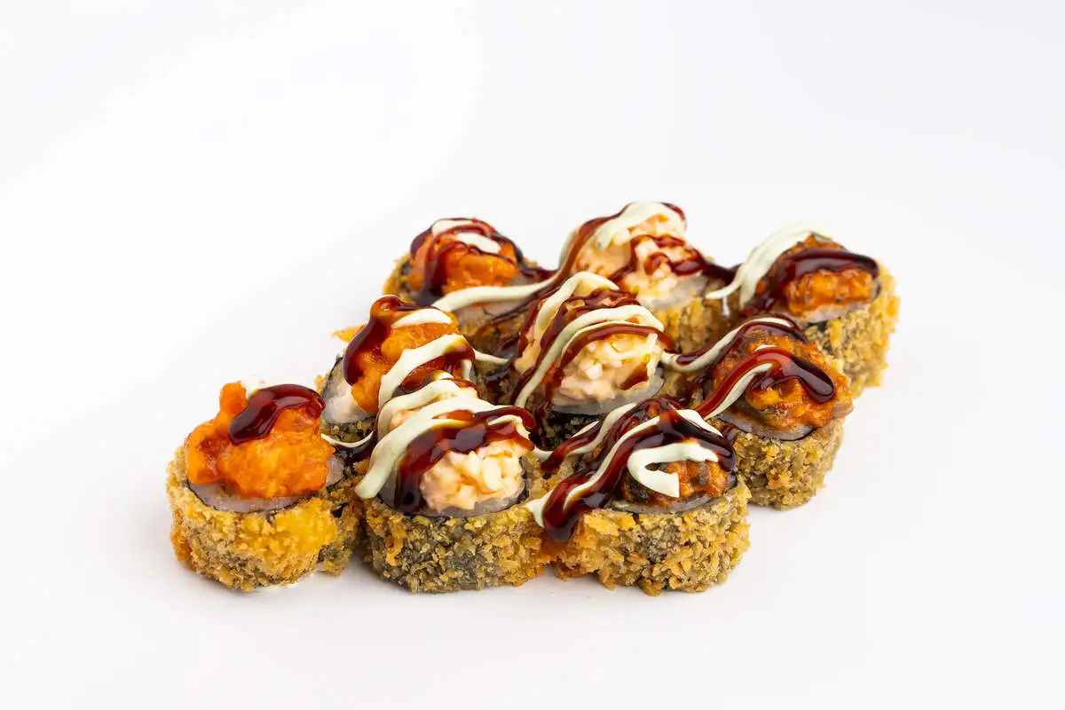 Сборный сет роллов "Вулкан" (Спайси с угрем, лососем, крабом)