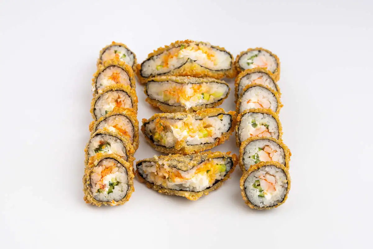 Макси-сет роллов "Темпура" (Кани темпура, Сяке темпура, Аге эби сандочи)