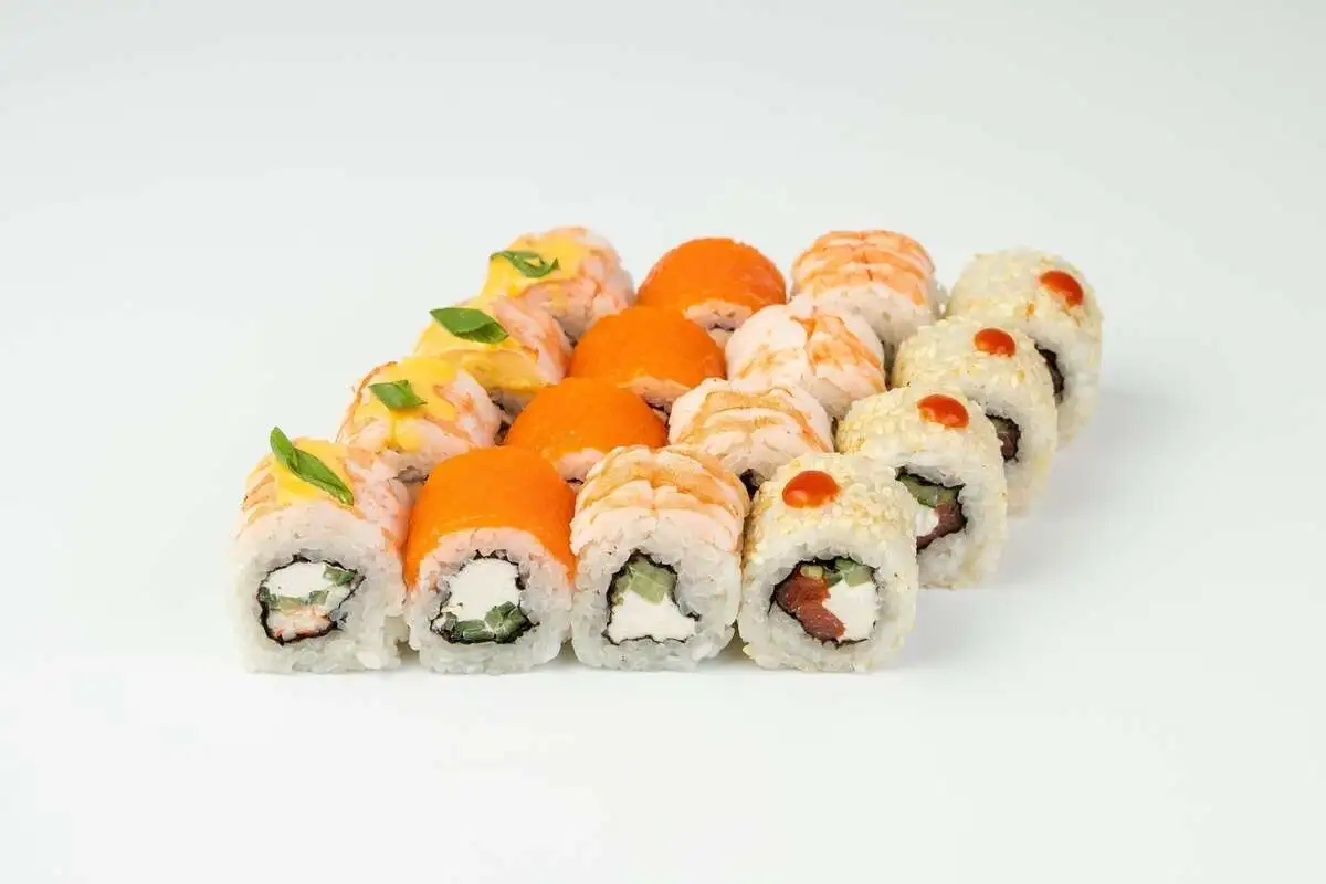 Сборный сет роллов "Оригами" (Аляска, Лайт фила, Ля круиз)