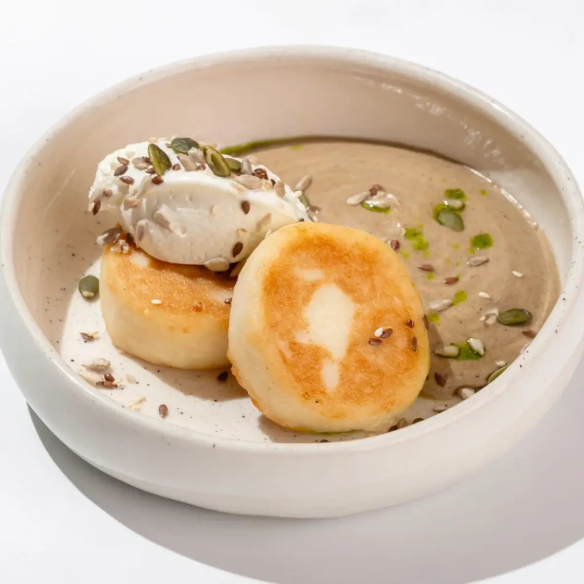 Сырники с муссом из халвы и кремом маскарпоне