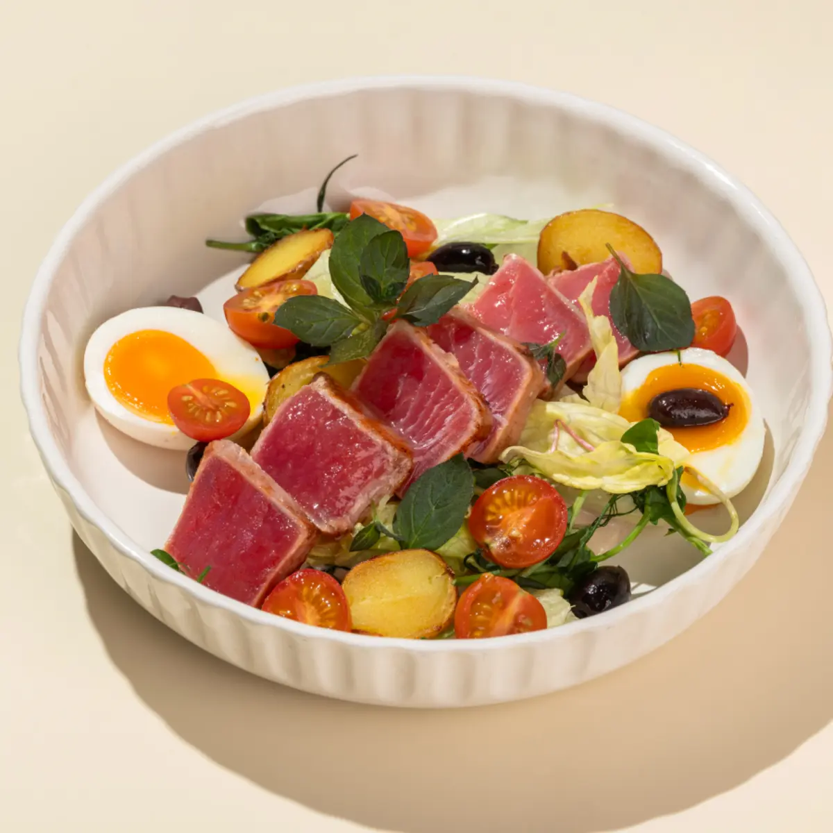 Нисуаз с тунцом блюфин