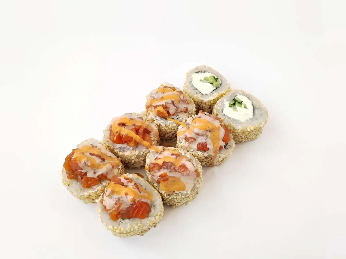 Башня лосось ролл дня (средний)