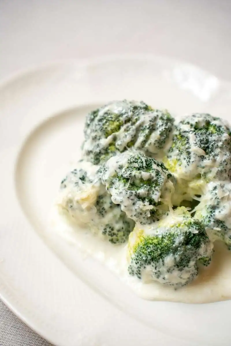 Брокколи в сливках