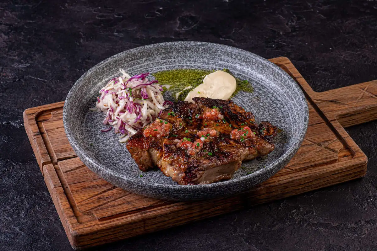 Корейка на кости