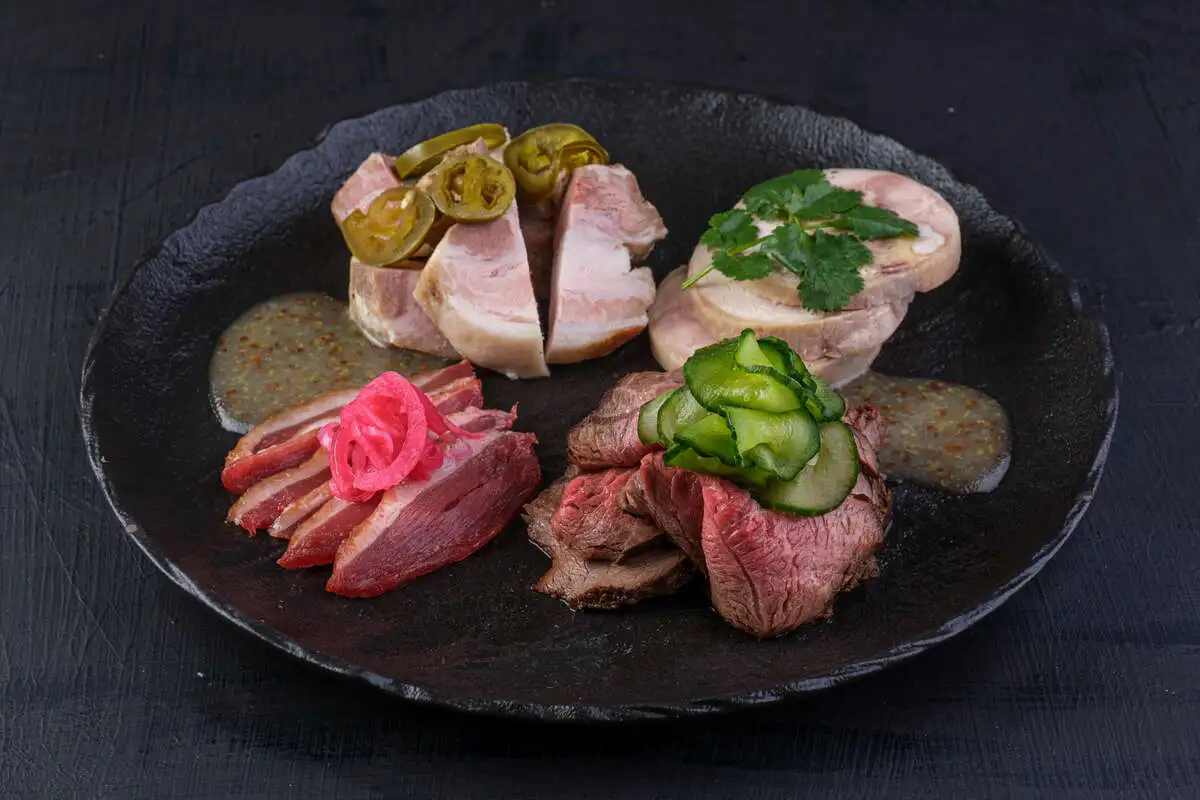 Мясные специалитеты home-made