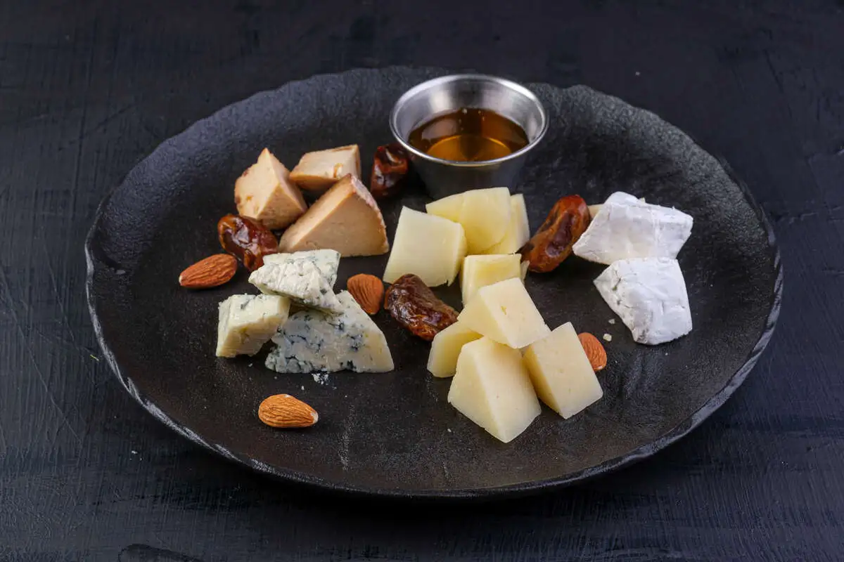 Сырная тарелка