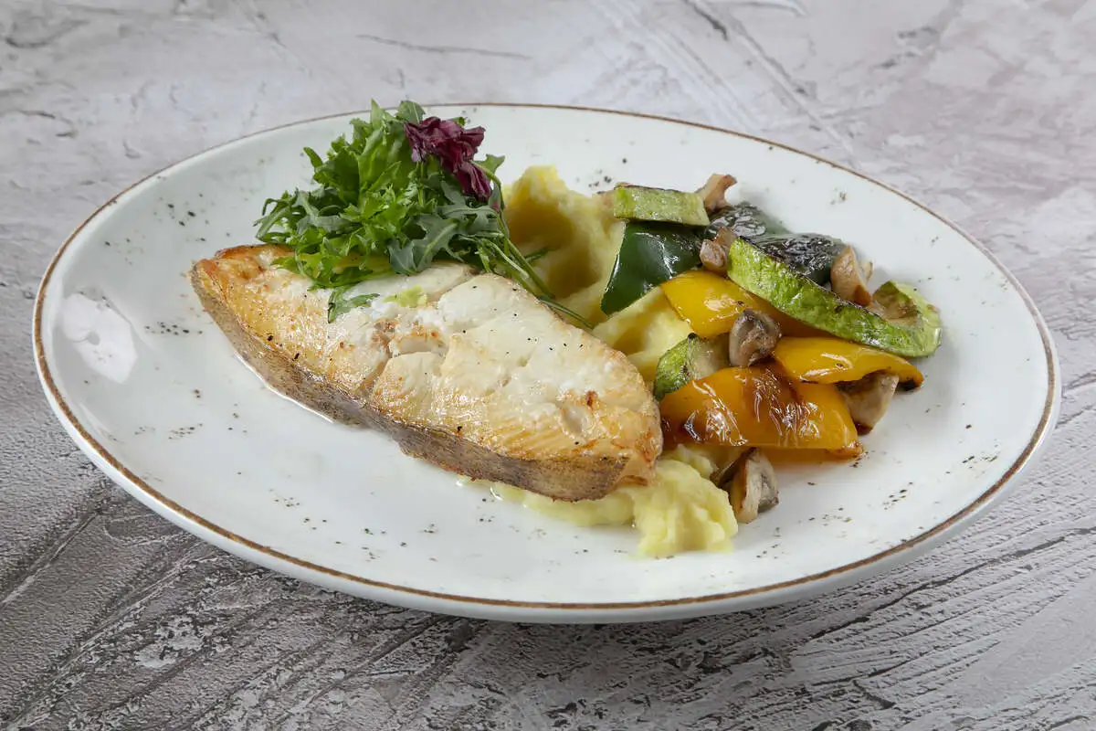 Белокорый палтус стейком