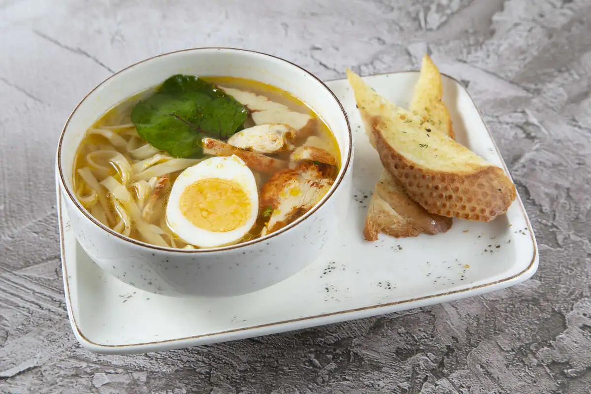 Суп куриный