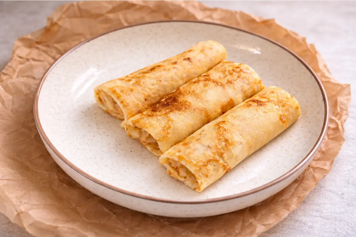 Блинчик с грушей и карамелью