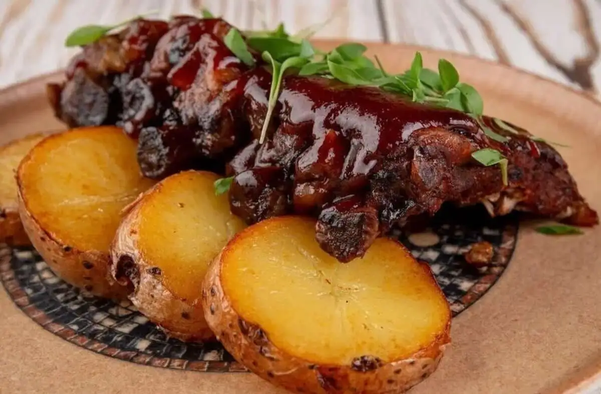 Ребра Барбекю с картофелем