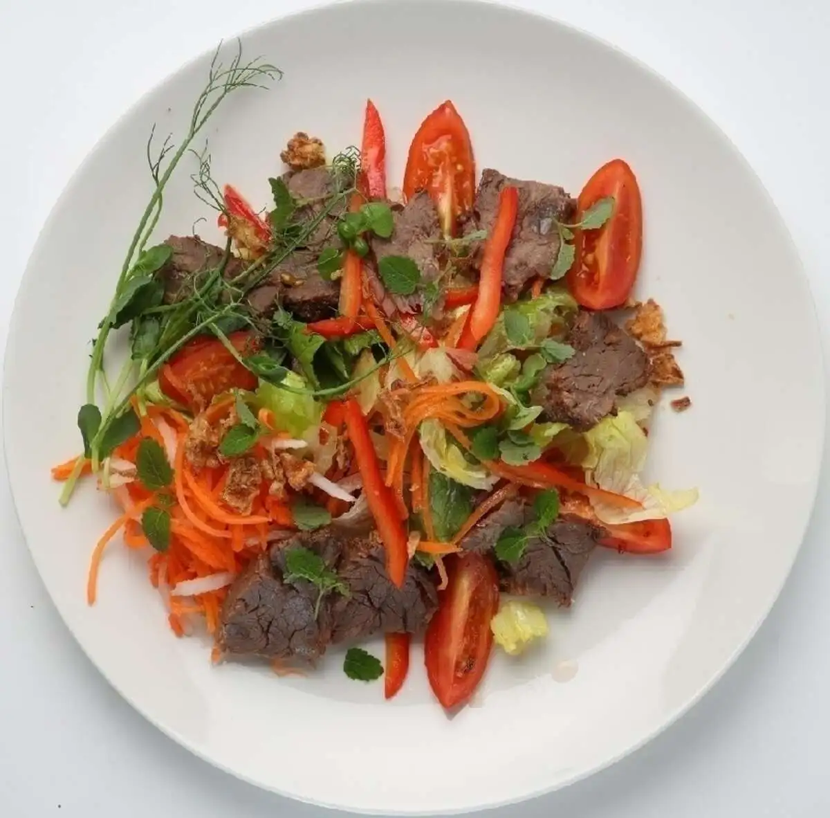 Салат с говядиной во вьетнамском стиле