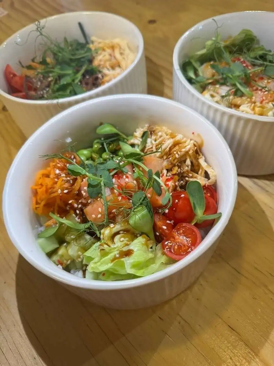 Боул с форелью горячего копчения