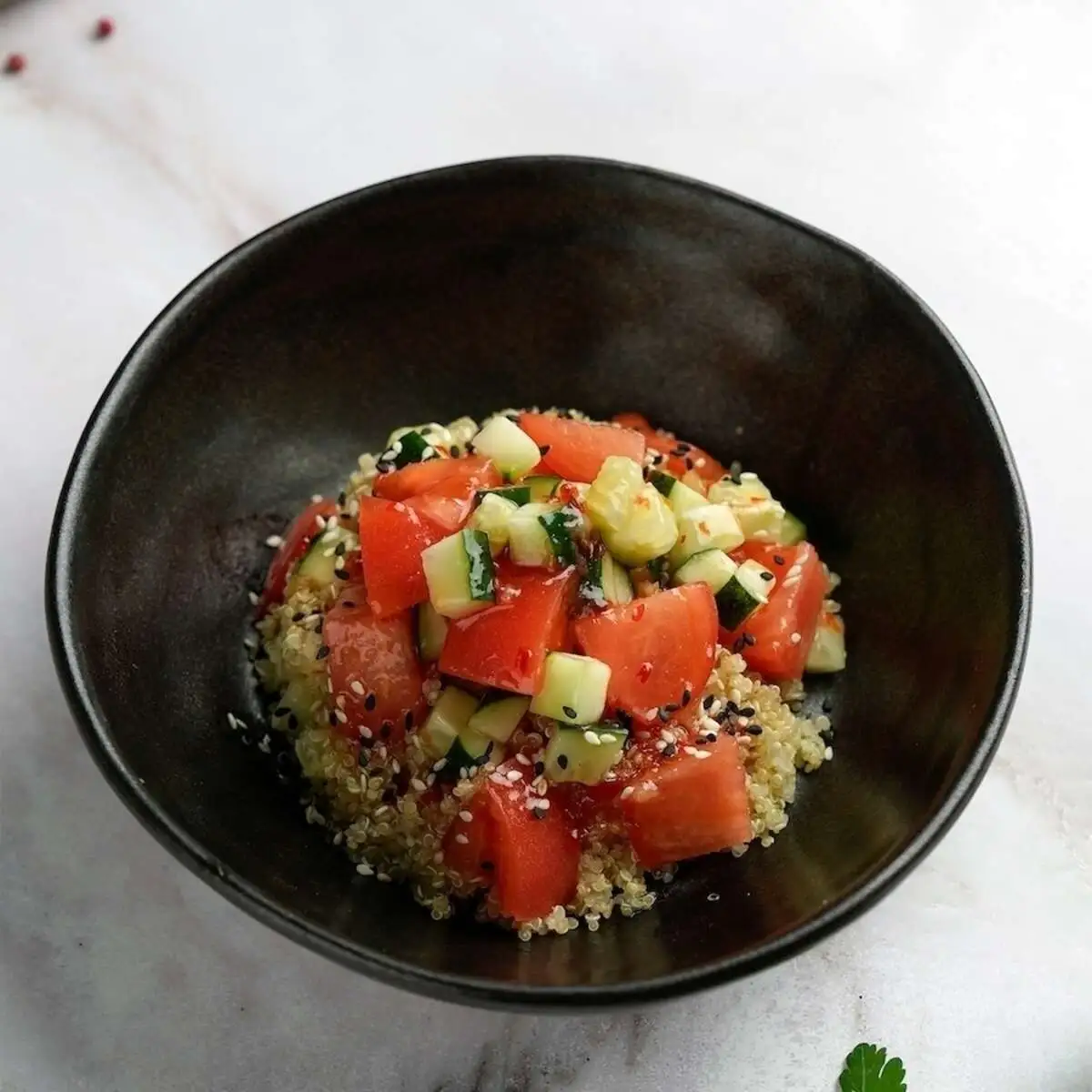 Салат овощной с киноа