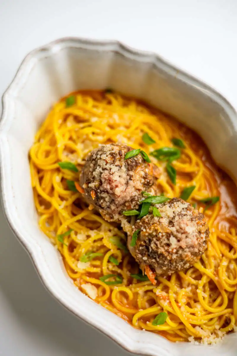 Тефтели мясные со спагетти ланч