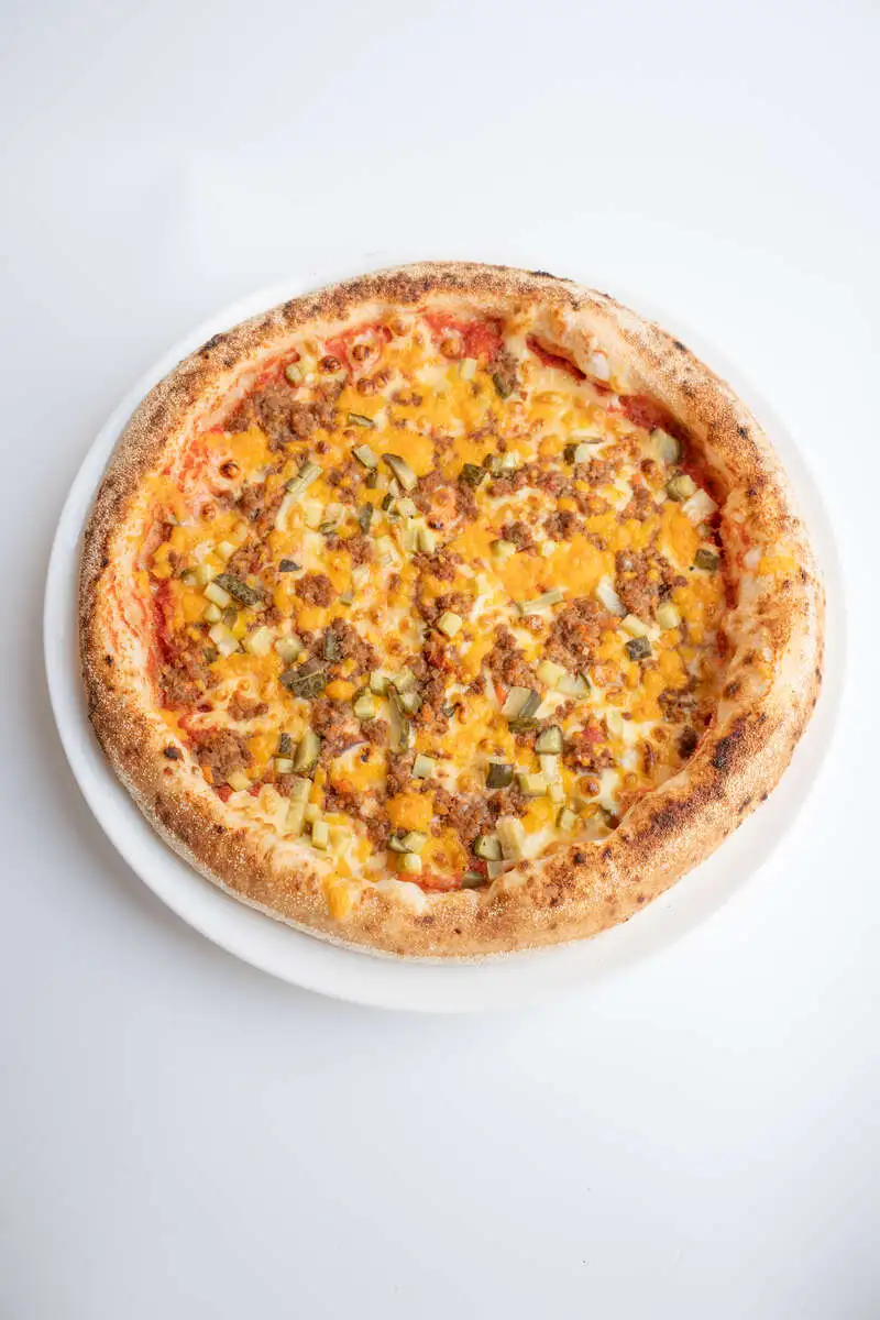 Пицца болоньезе  с чеддером ланч