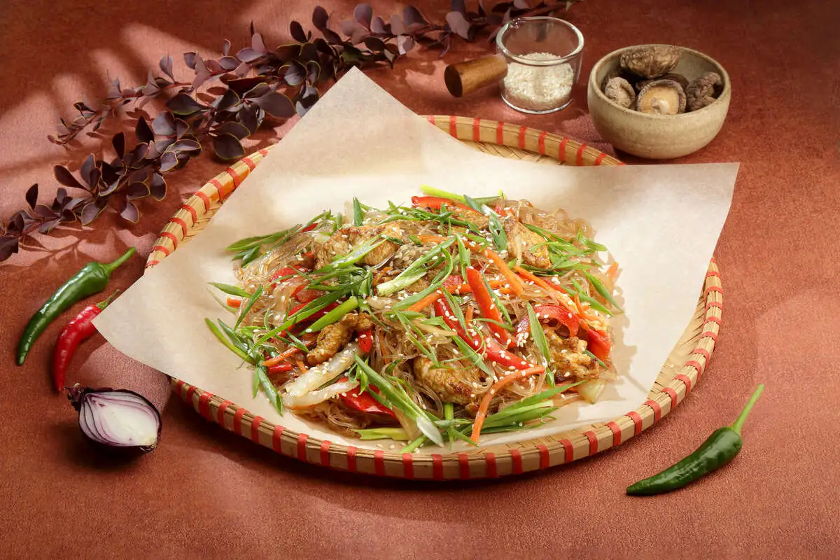 Стеклянная лапша с курицей