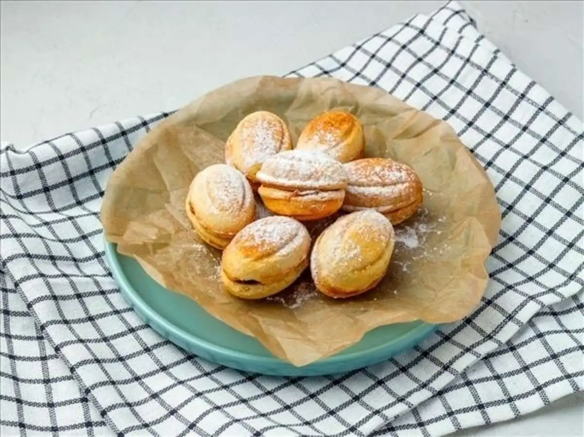 Орешки с вареной сгущенкой