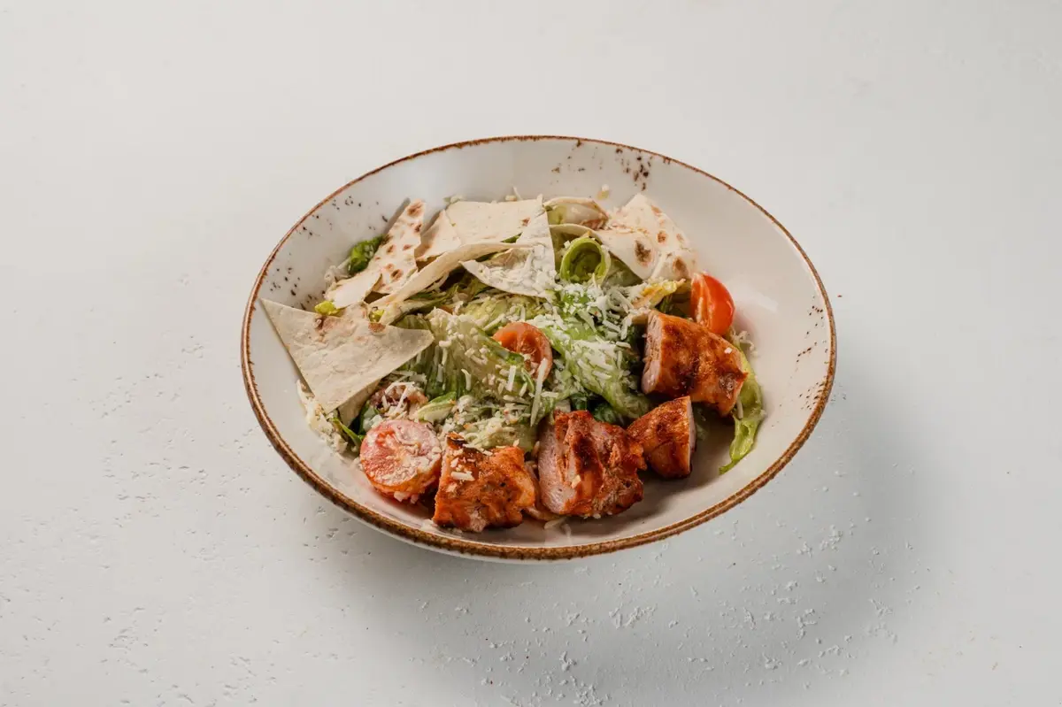 Салат Цезария с курицей