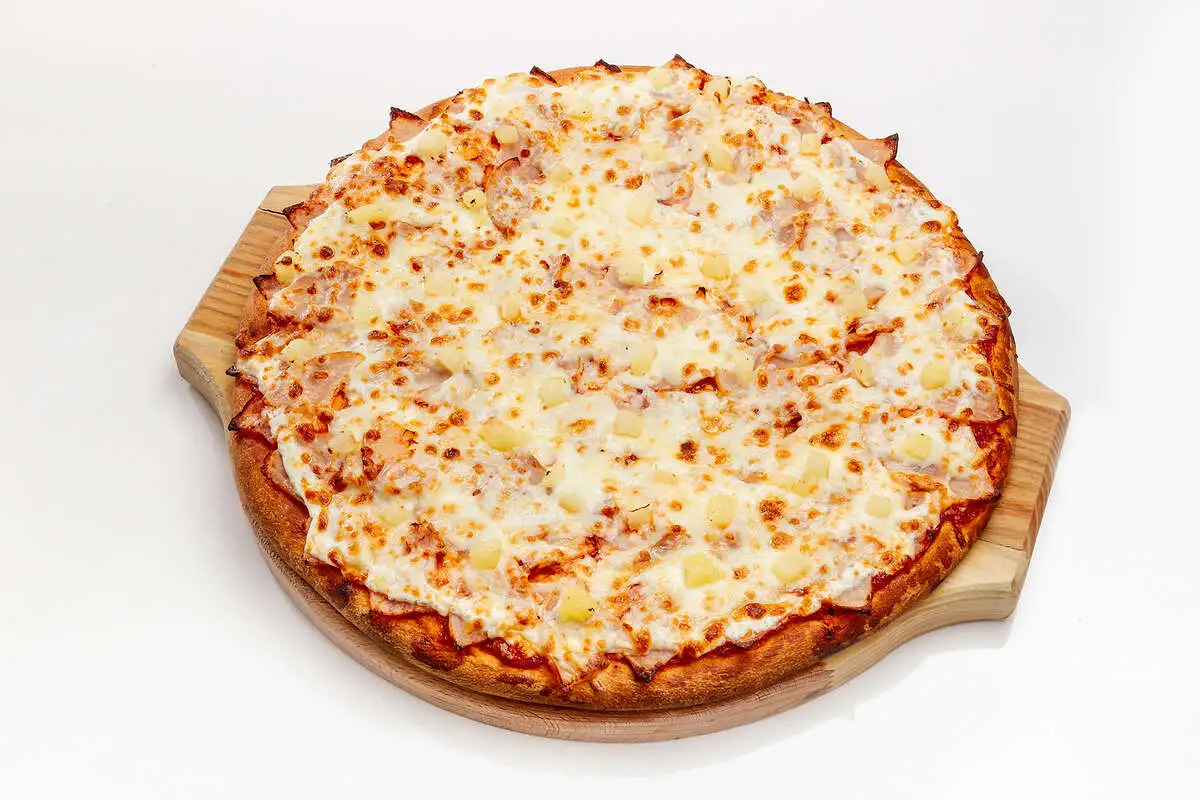 Ветчина с ананасами 40 см.