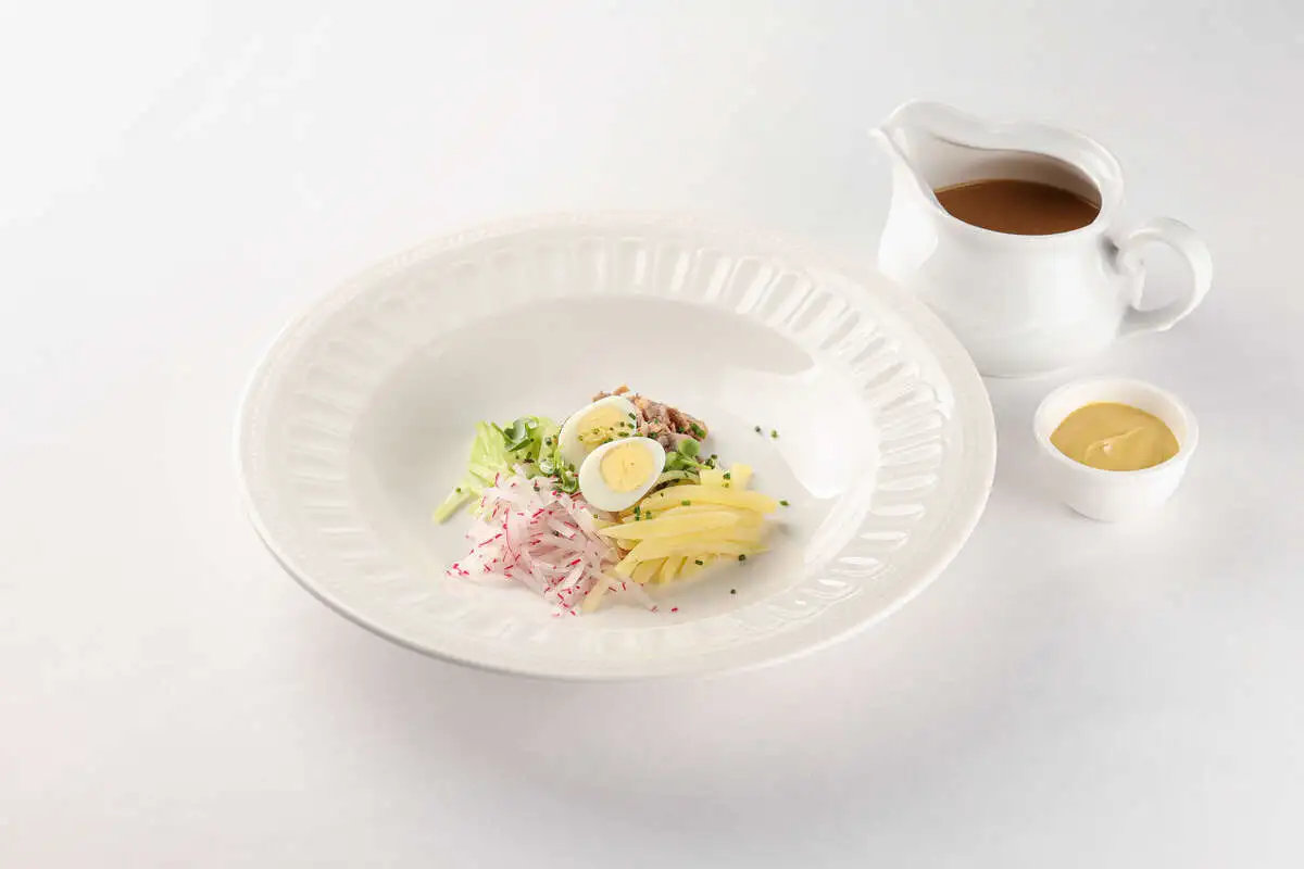 Окрошка на квасе с говяжьим языком