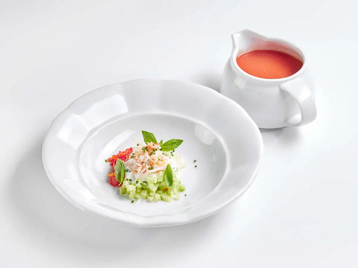 Томатный суп Госпаччо с крабом