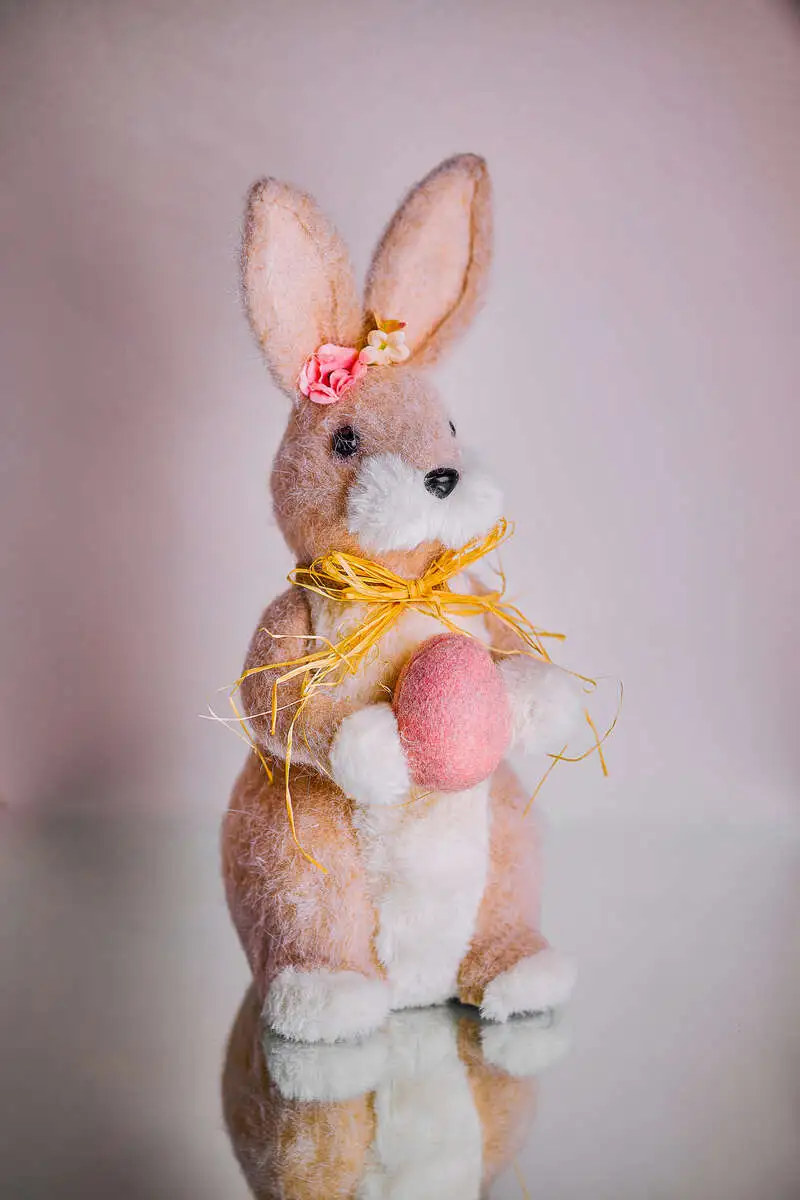 Заяц ручной работы войлок