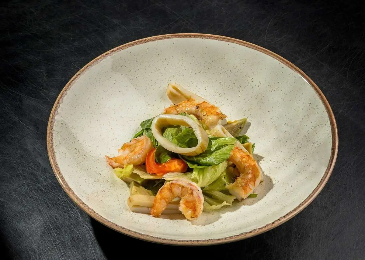 Салат с морепродуктами