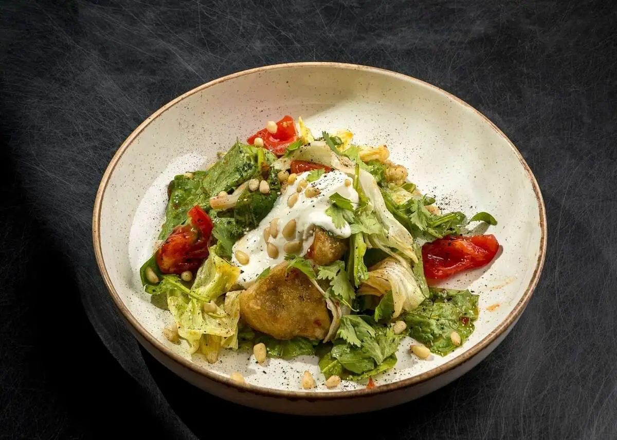 Салат с хрустящими баклажанами