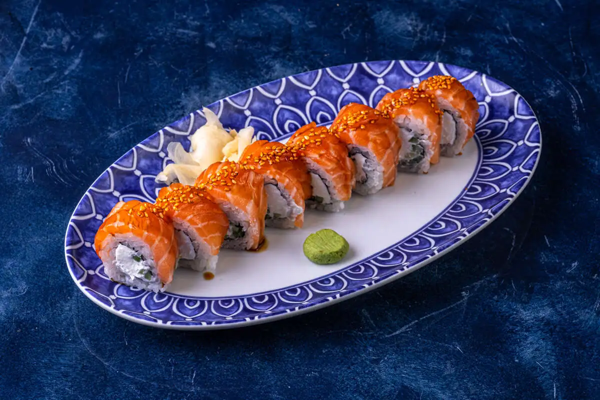 Роллы с лососем