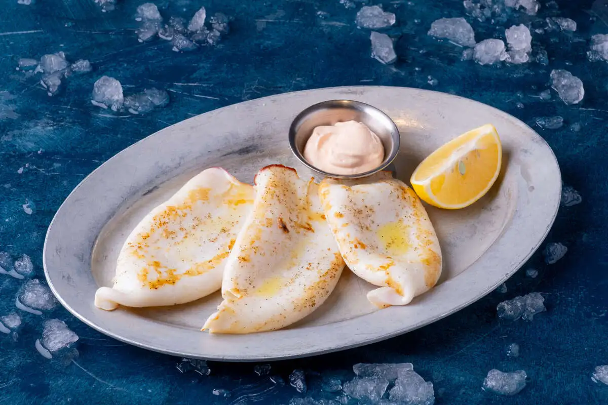 Кальмар командорский на гриле