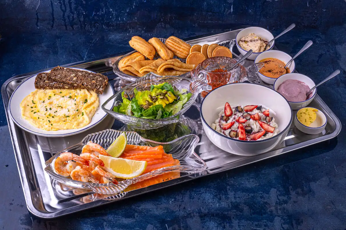 Большой бранч Custo