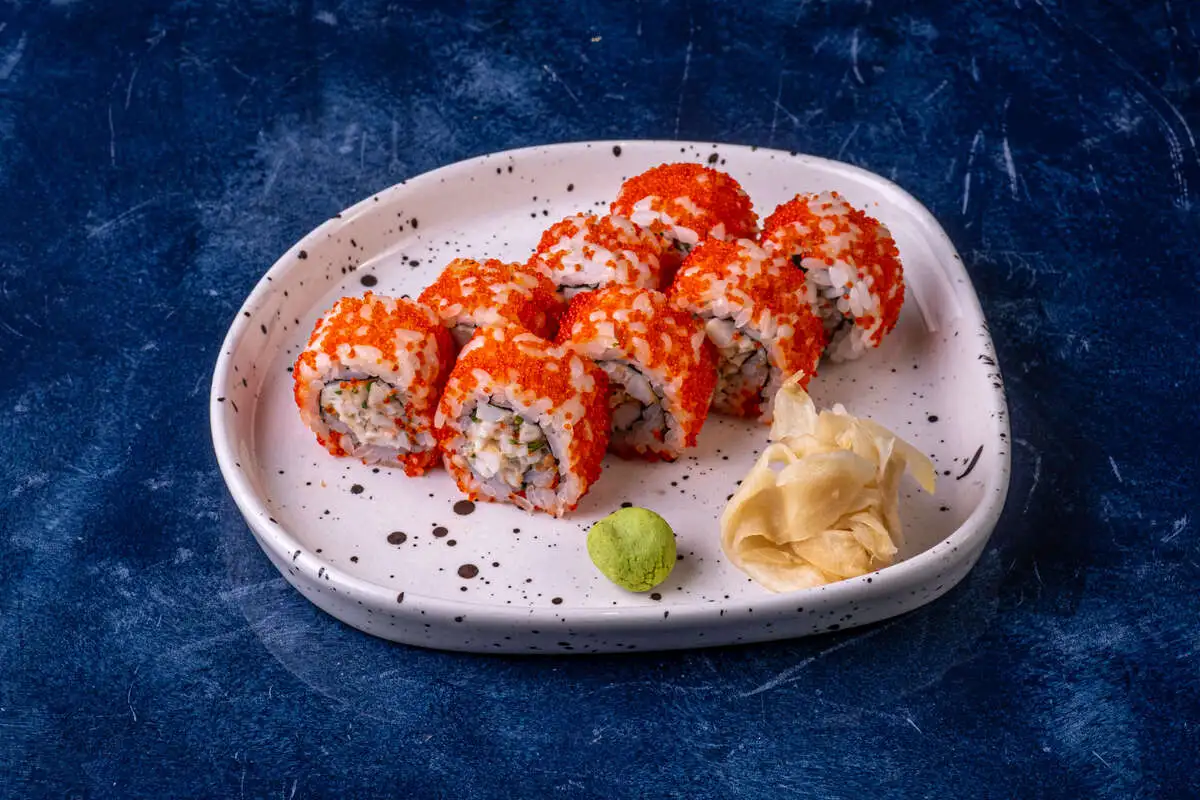 Роллы с креветкой и кинзой