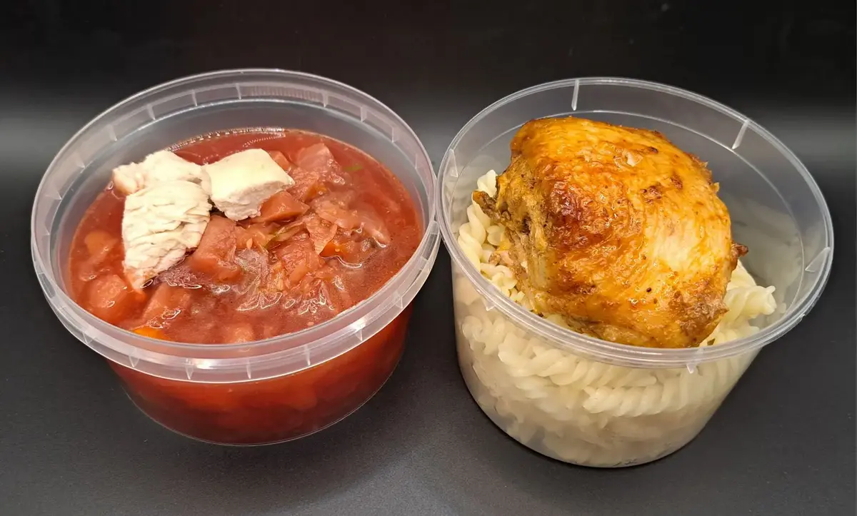 2 Чикен: Борщ с курицей, Курочка запечённая с макаронами