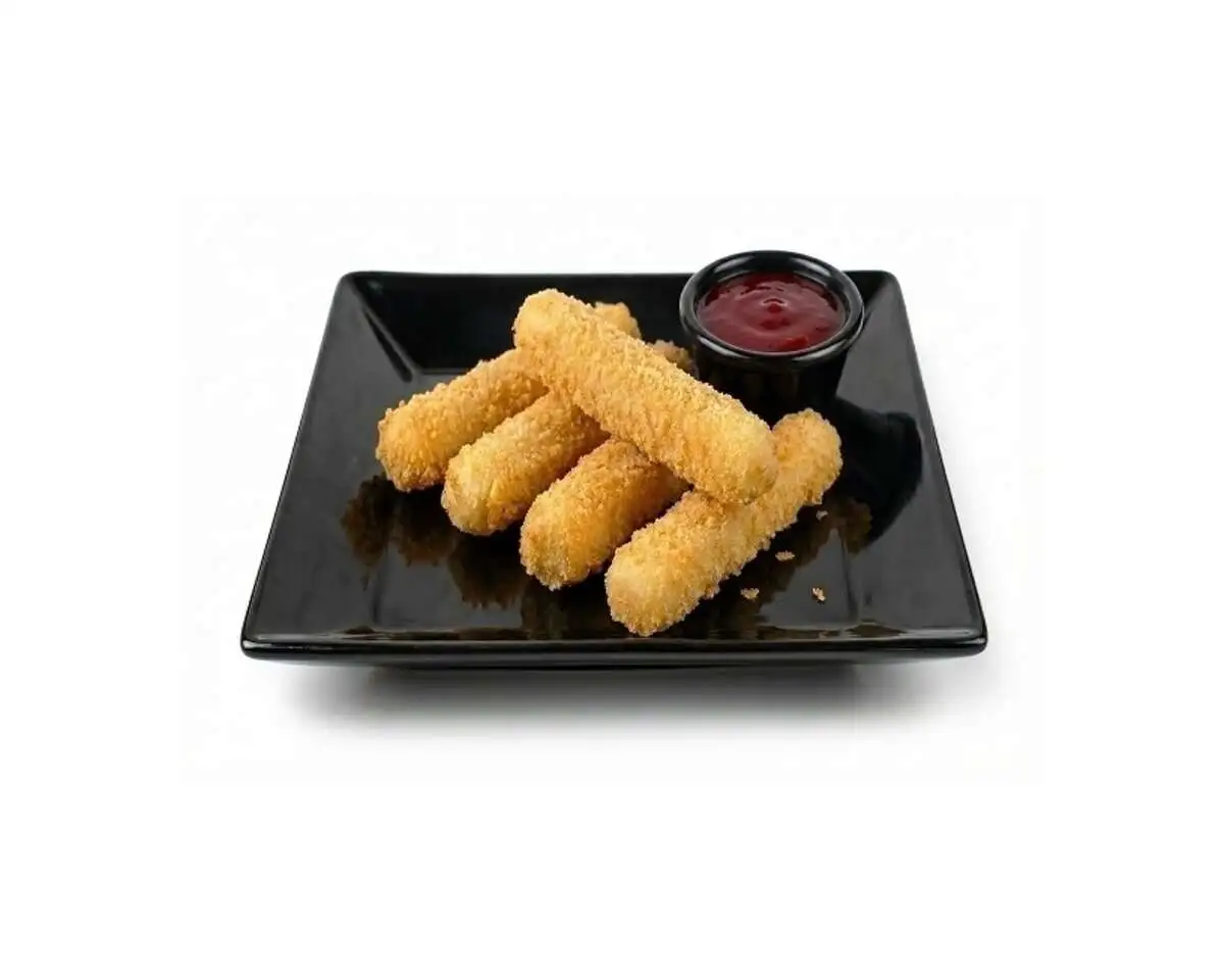 Сырные палочки с брусничным соусом 