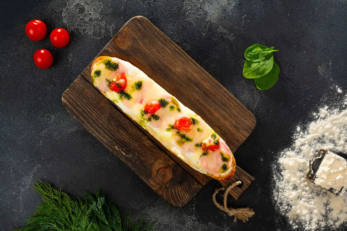 Багет французский Курица Ветчина