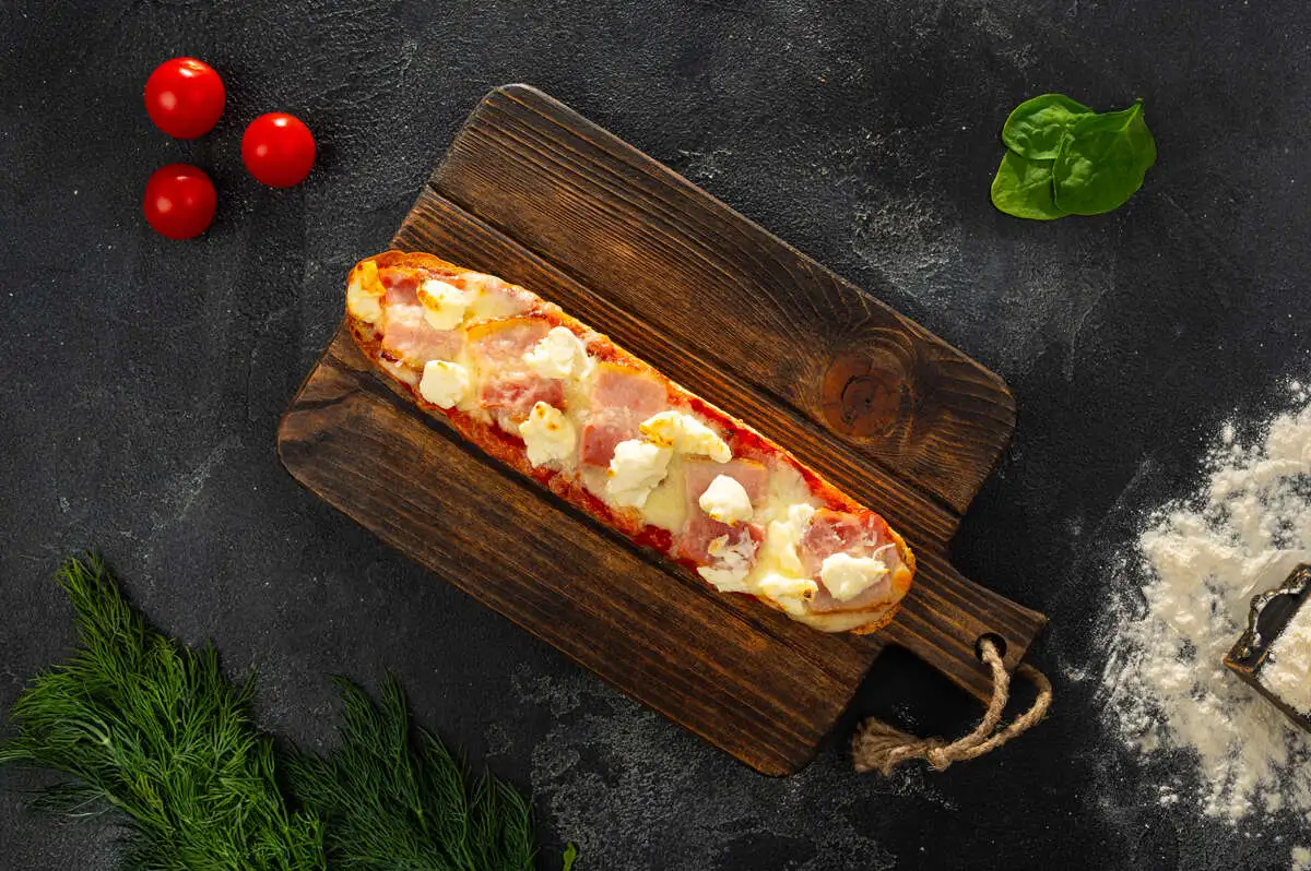 Багет французский Сливочный с беконом