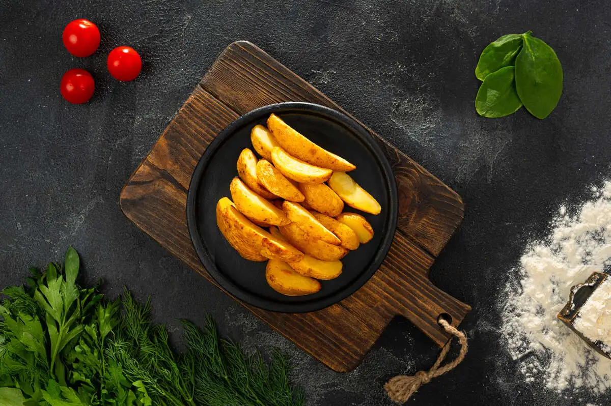 Картофель дольками