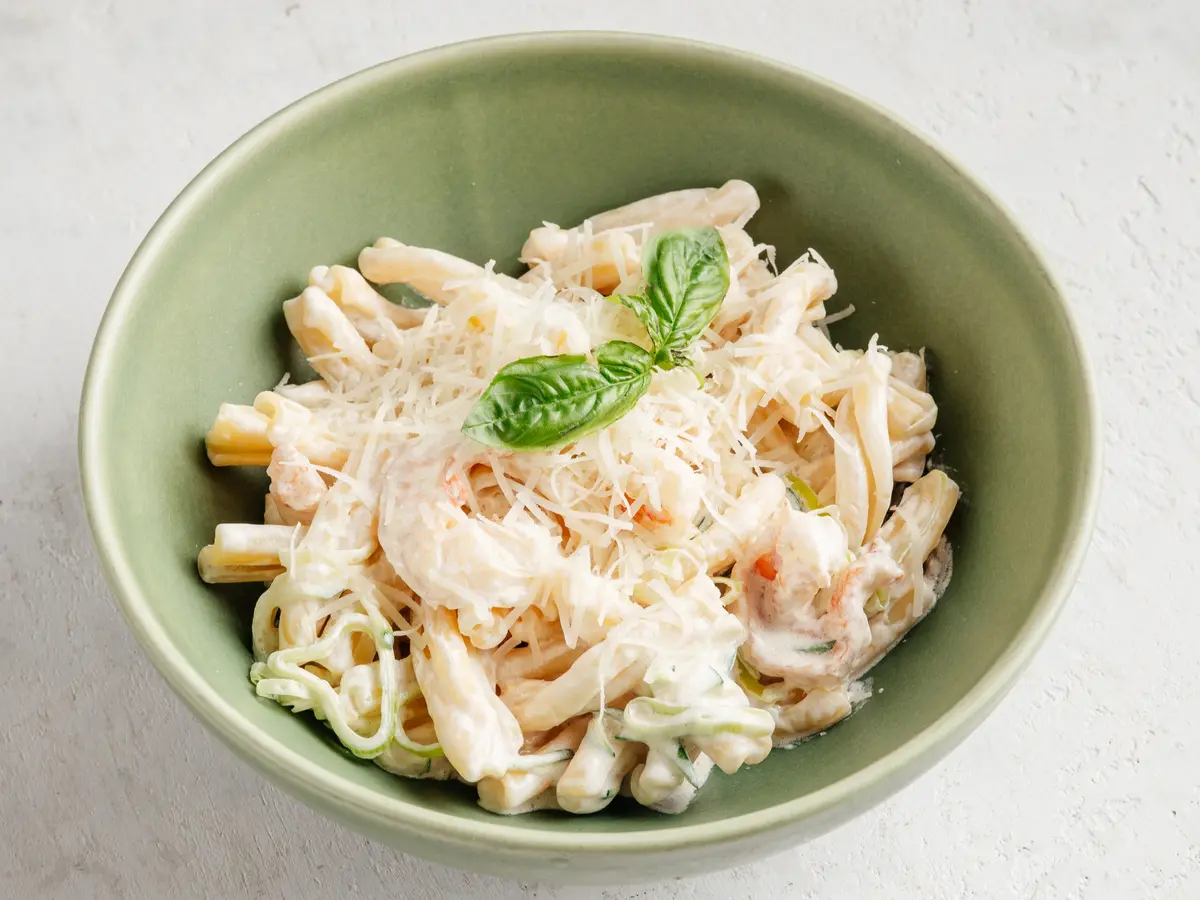 Казарече с креветками в сливочном соусе