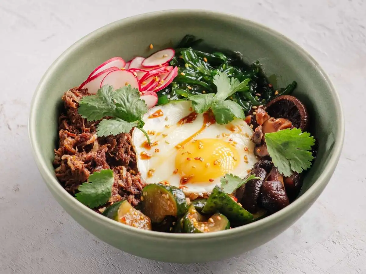 Пибимпаб с томленой говядиной 