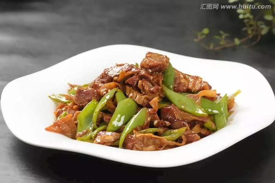 Говядина с зеленым перцем в соусе Black Pepper