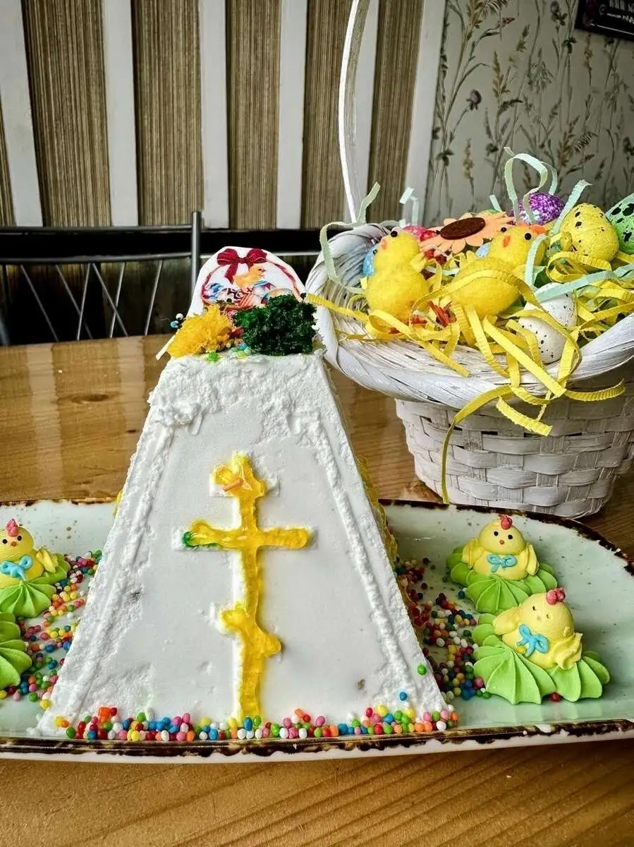 Пасха творожная с варёной сгущёнкой