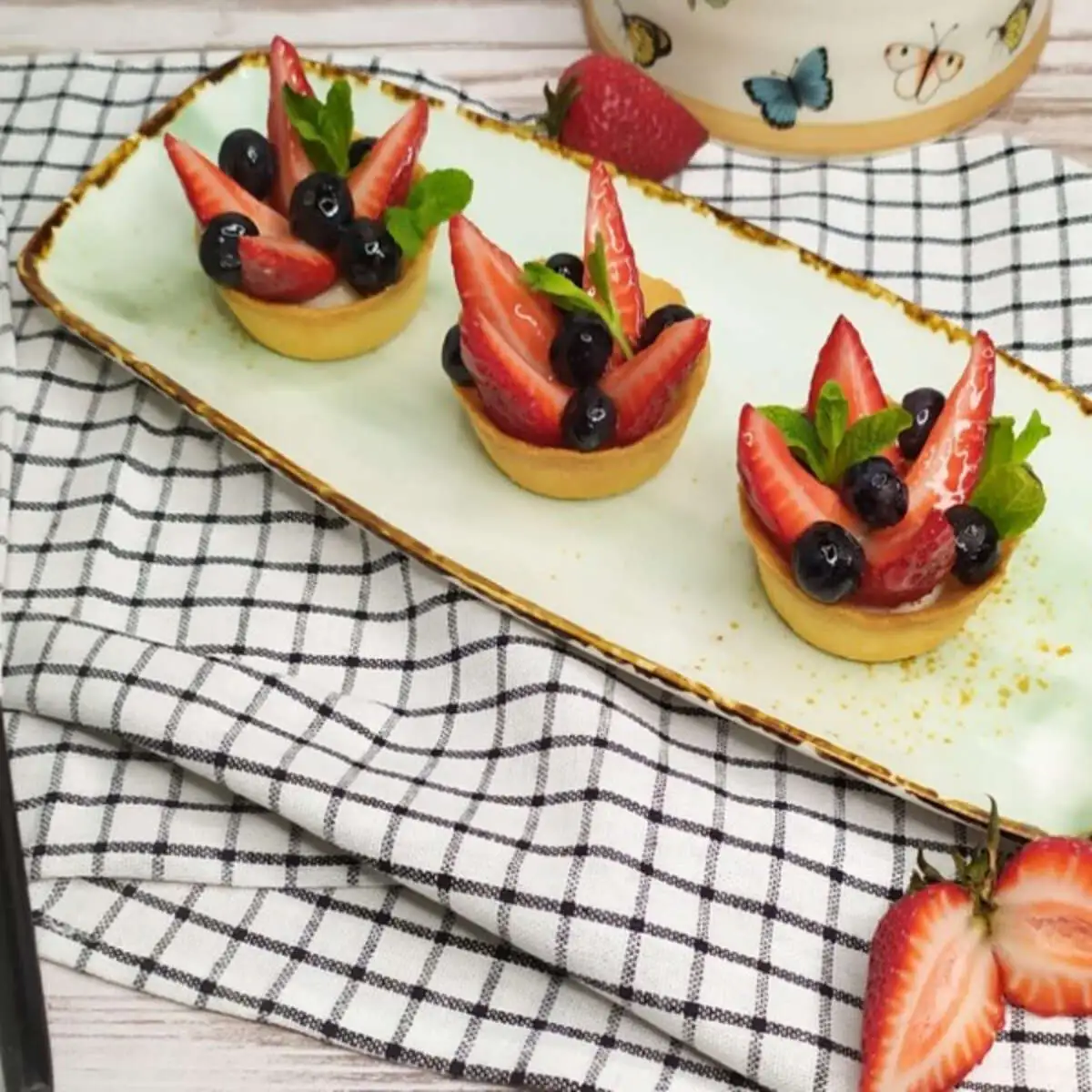 Корзинка ягодная