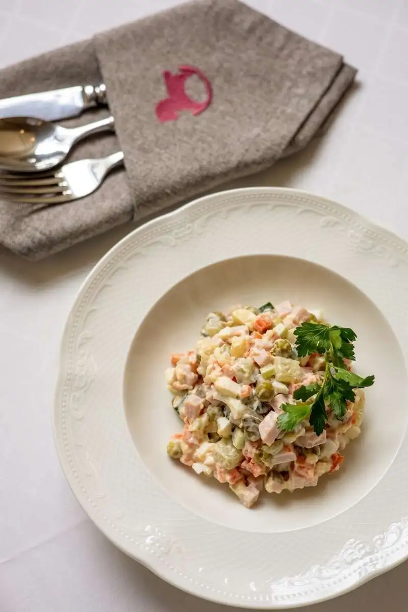 БИЗНЕС 2026  Салат оливье с ветчиной 