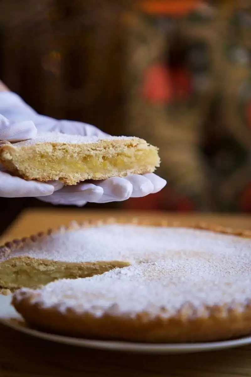 Пирог песочный с яблоком и лимоном