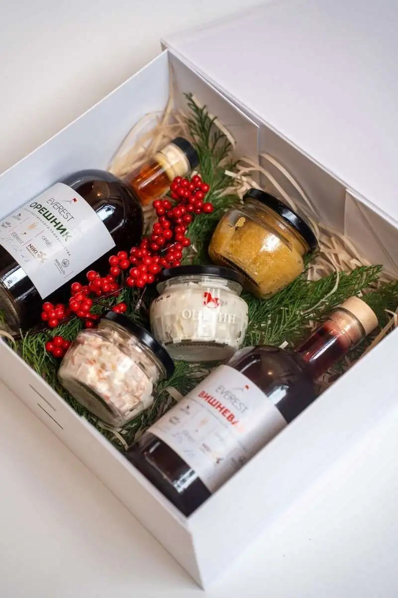 Короб 2 настойки и паштеты