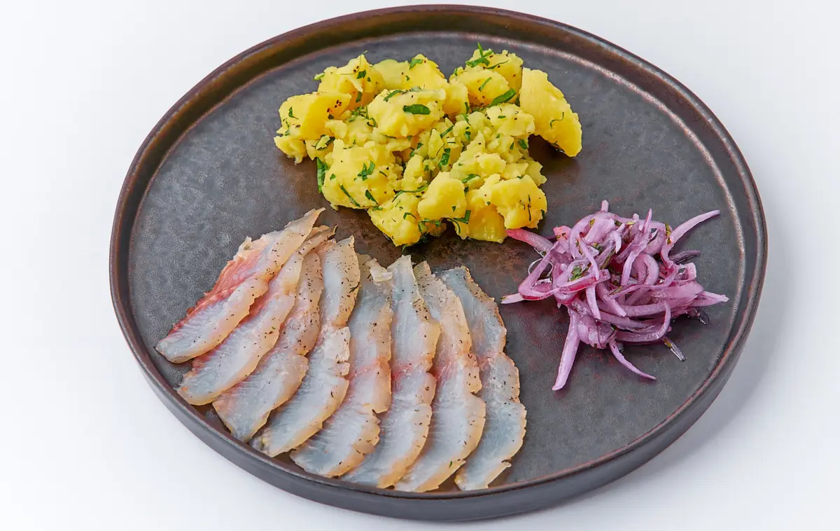 Муксун с картофелем 