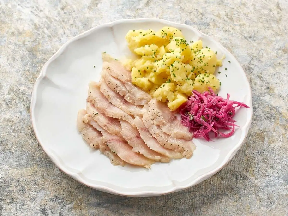 Нельма с картофелем 