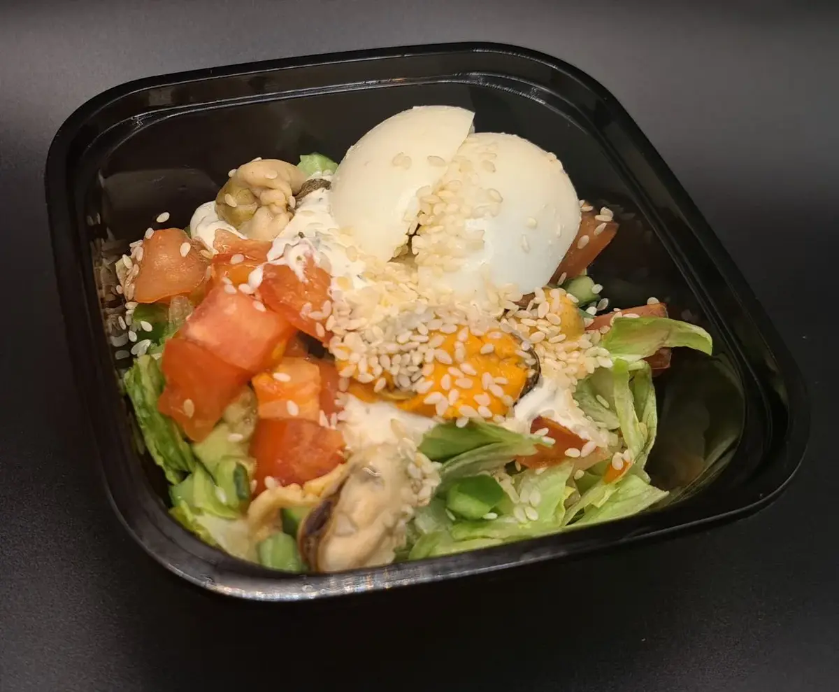 Салат с мидиями